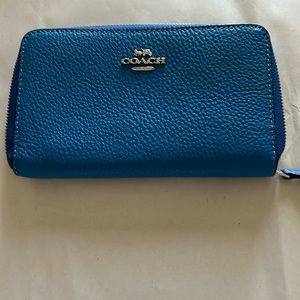 Coach wallet blue pre owned never used 6 inches lots of card room